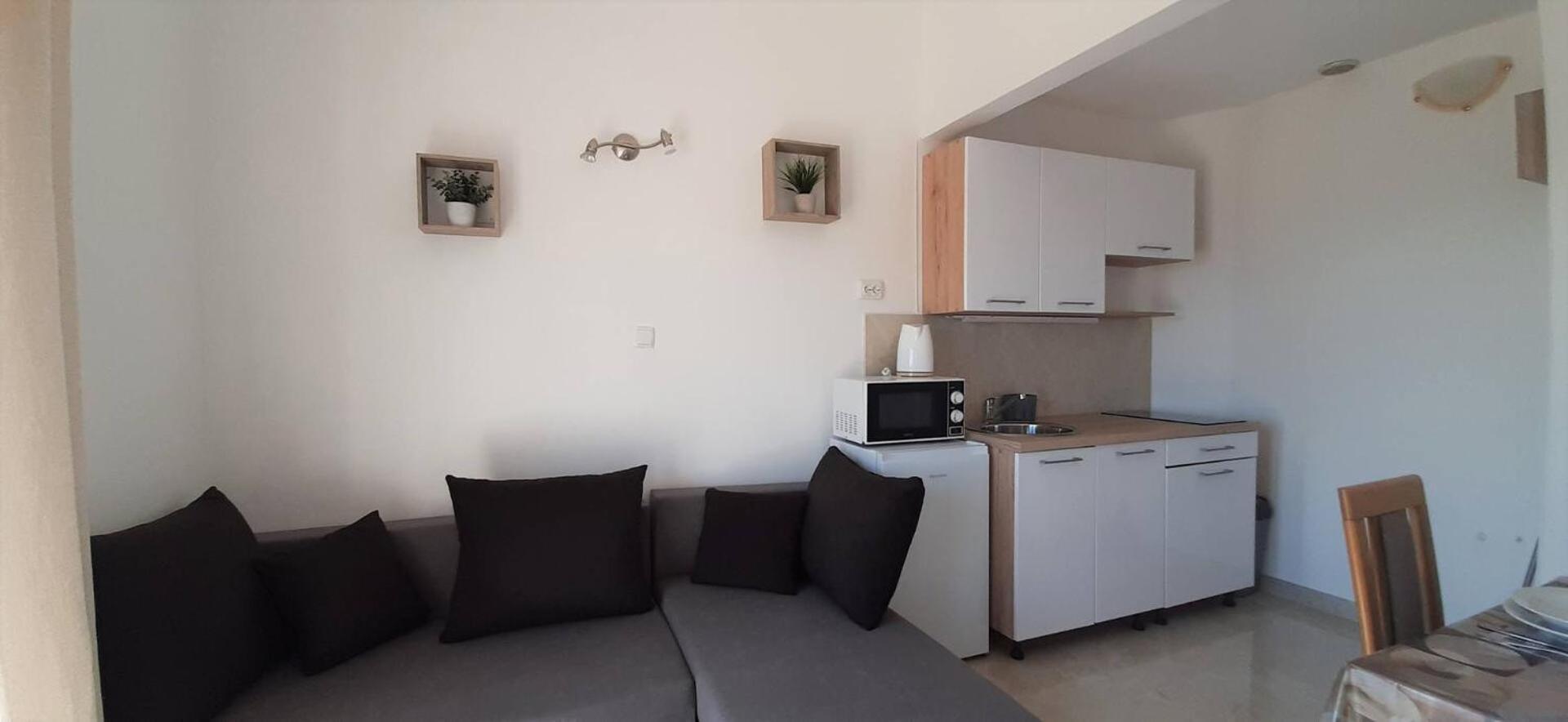 Guest House Helena Close To Beach Крк Экстерьер фото