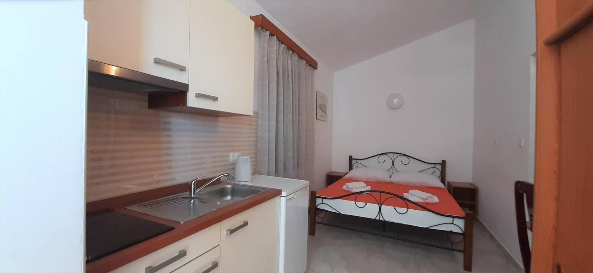 Guest House Helena Close To Beach Крк Экстерьер фото
