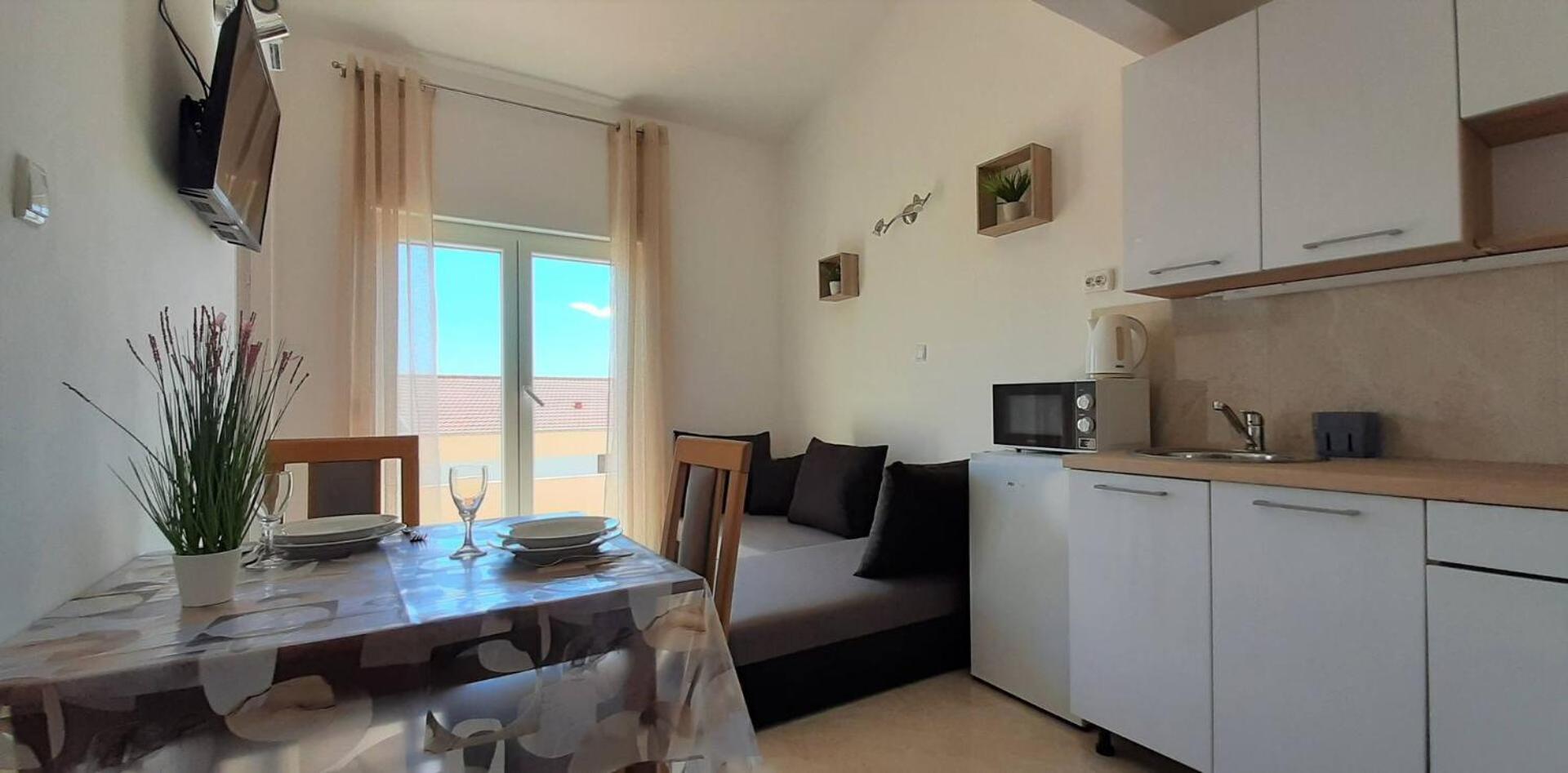 Guest House Helena Close To Beach Крк Экстерьер фото