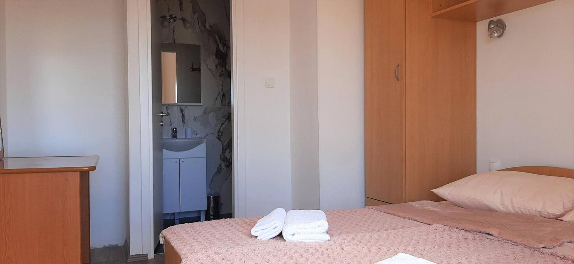 Guest House Helena Close To Beach Крк Экстерьер фото