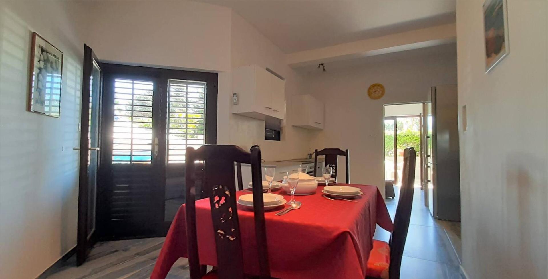 Guest House Helena Close To Beach Крк Экстерьер фото