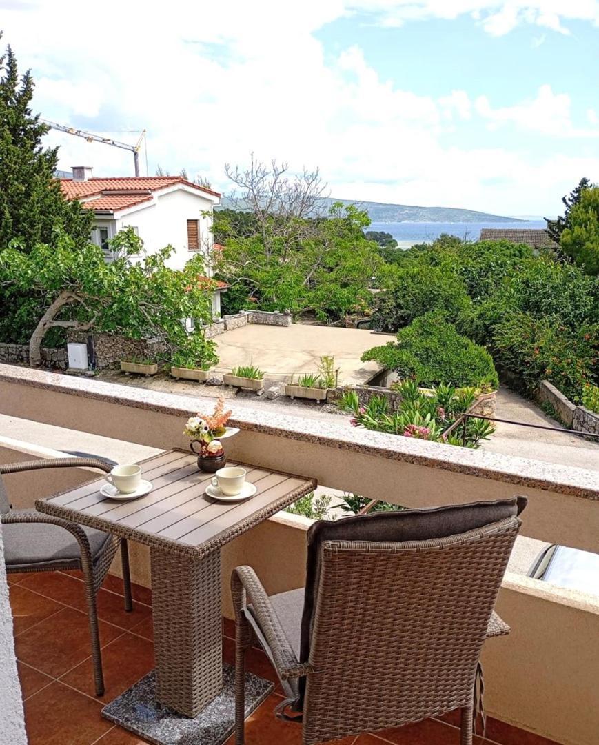 Guest House Helena Close To Beach Крк Экстерьер фото