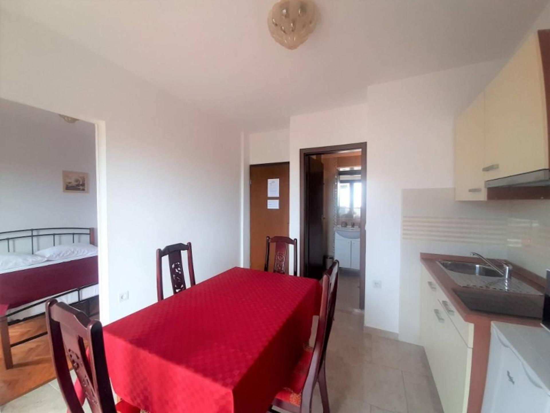 Guest House Helena Close To Beach Крк Экстерьер фото