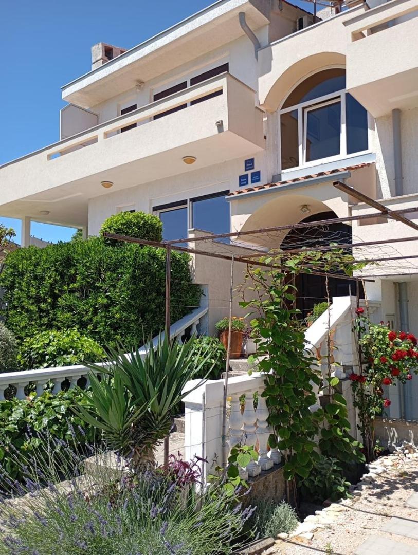 Guest House Helena Close To Beach Крк Экстерьер фото