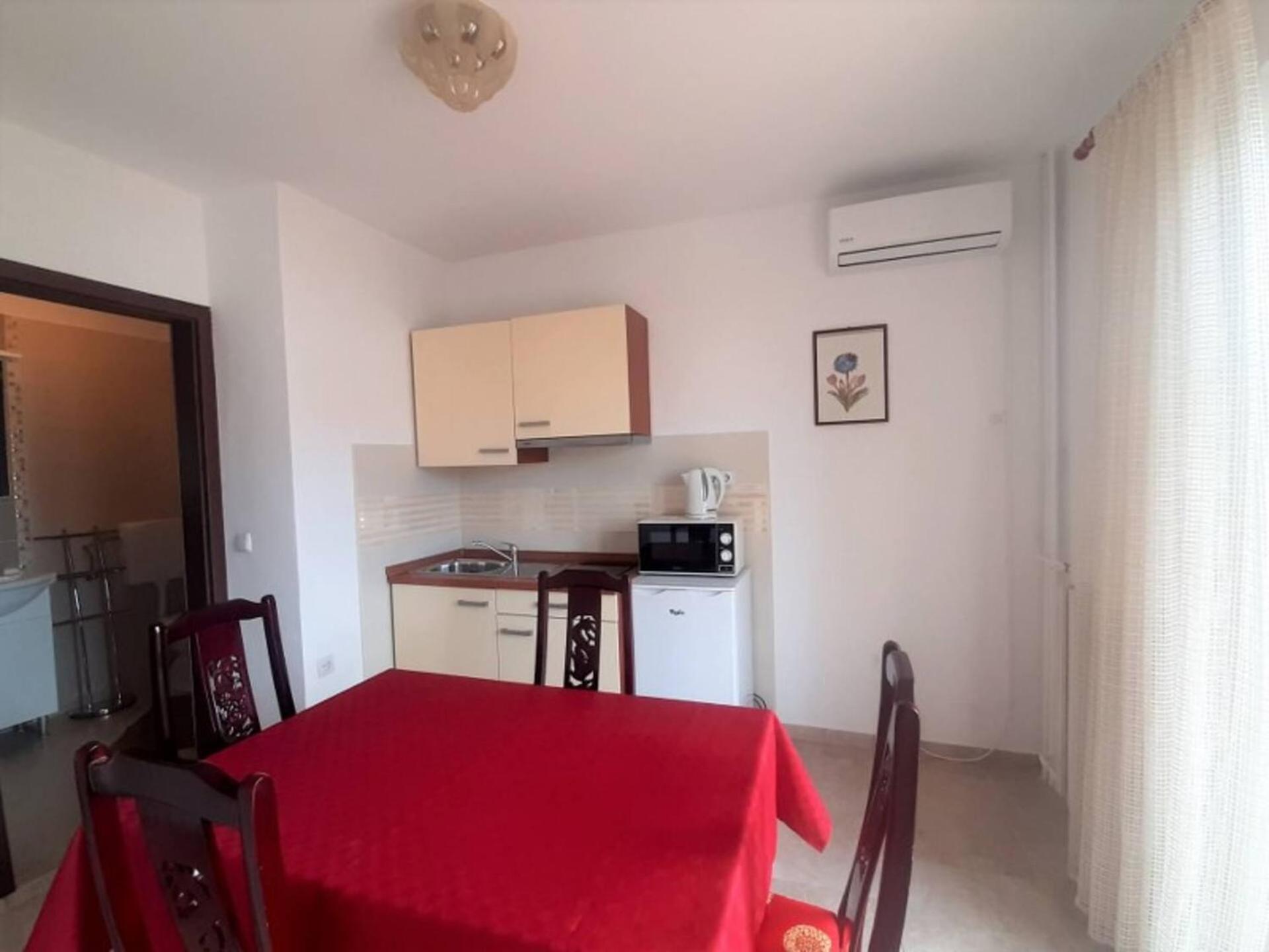 Guest House Helena Close To Beach Крк Экстерьер фото