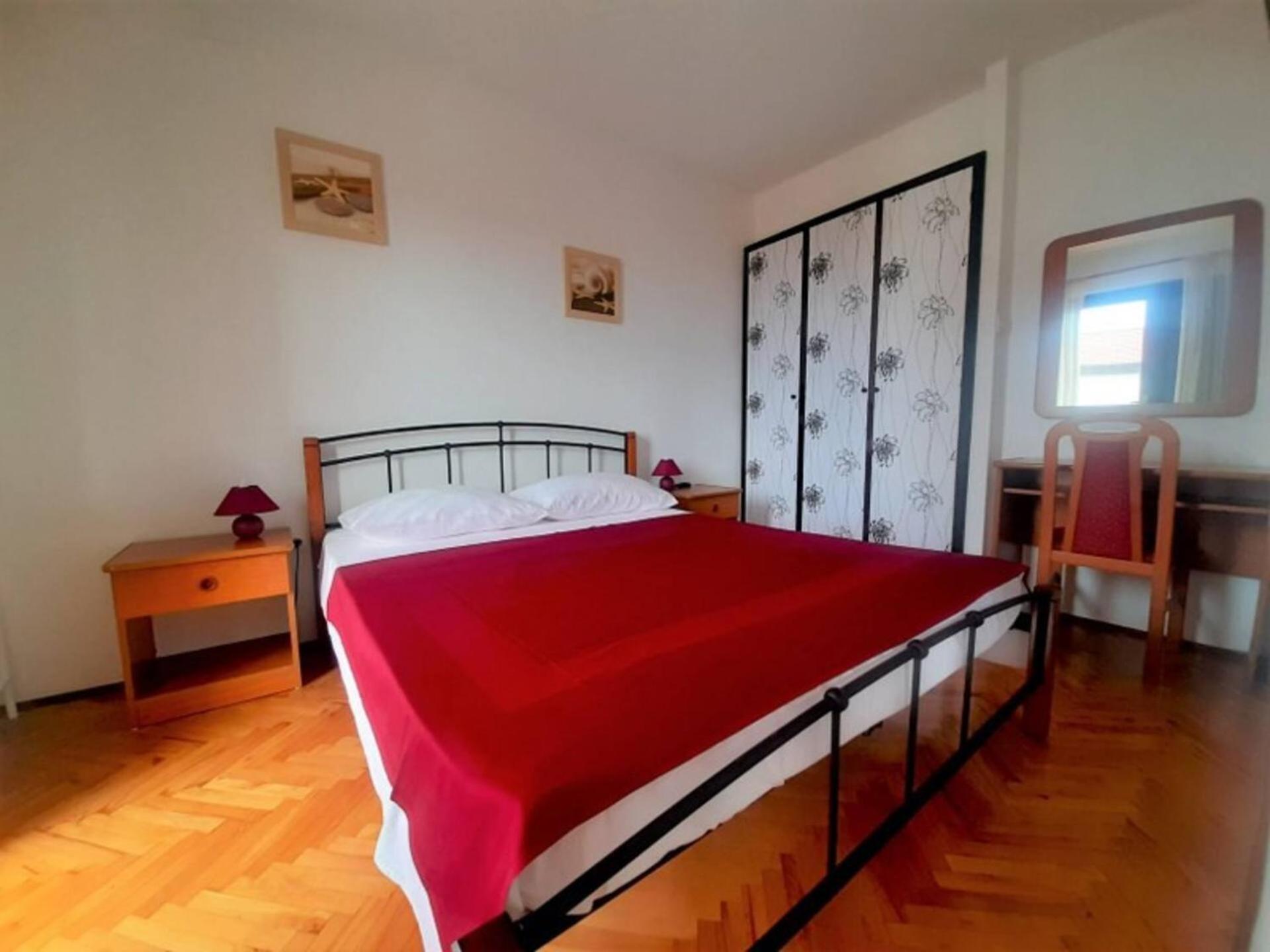 Guest House Helena Close To Beach Крк Экстерьер фото