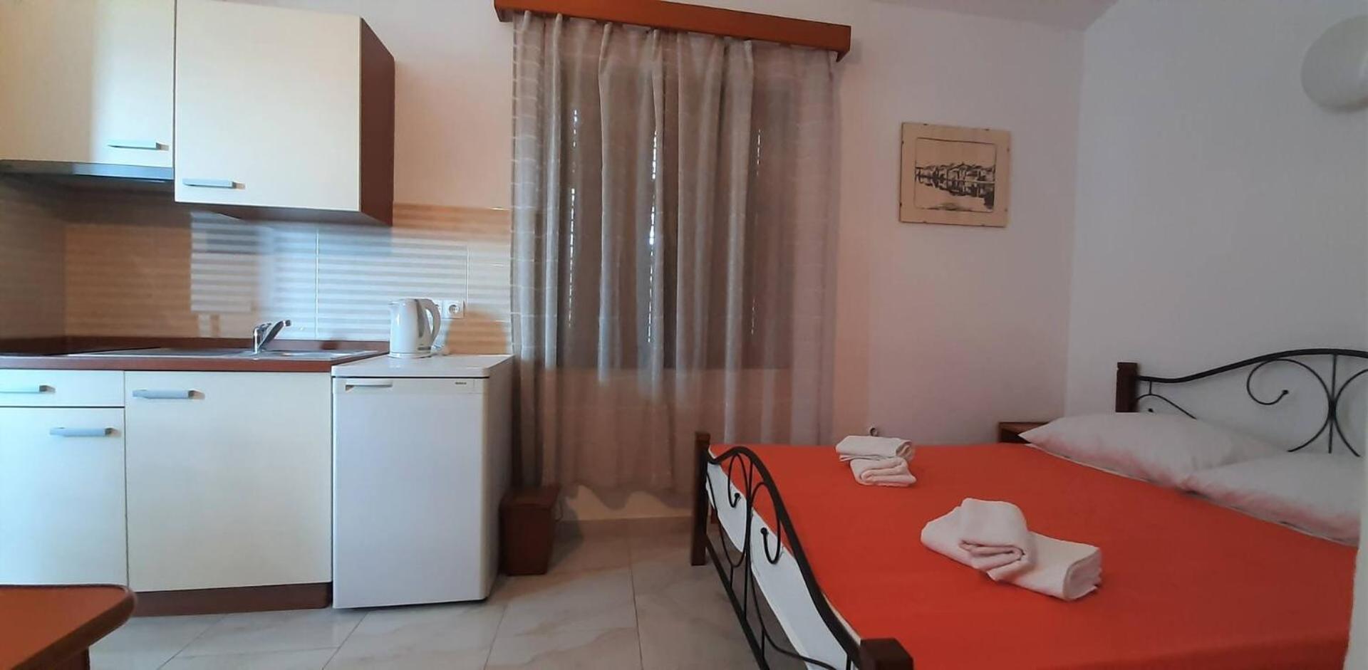 Guest House Helena Close To Beach Крк Экстерьер фото