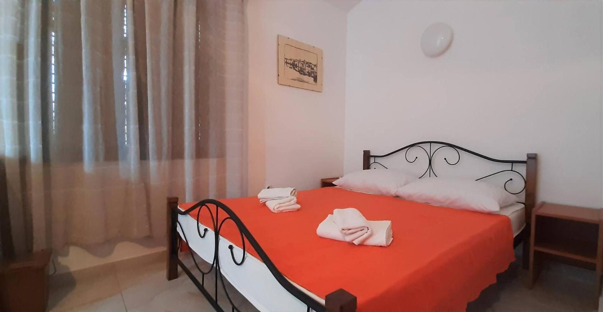 Guest House Helena Close To Beach Крк Экстерьер фото