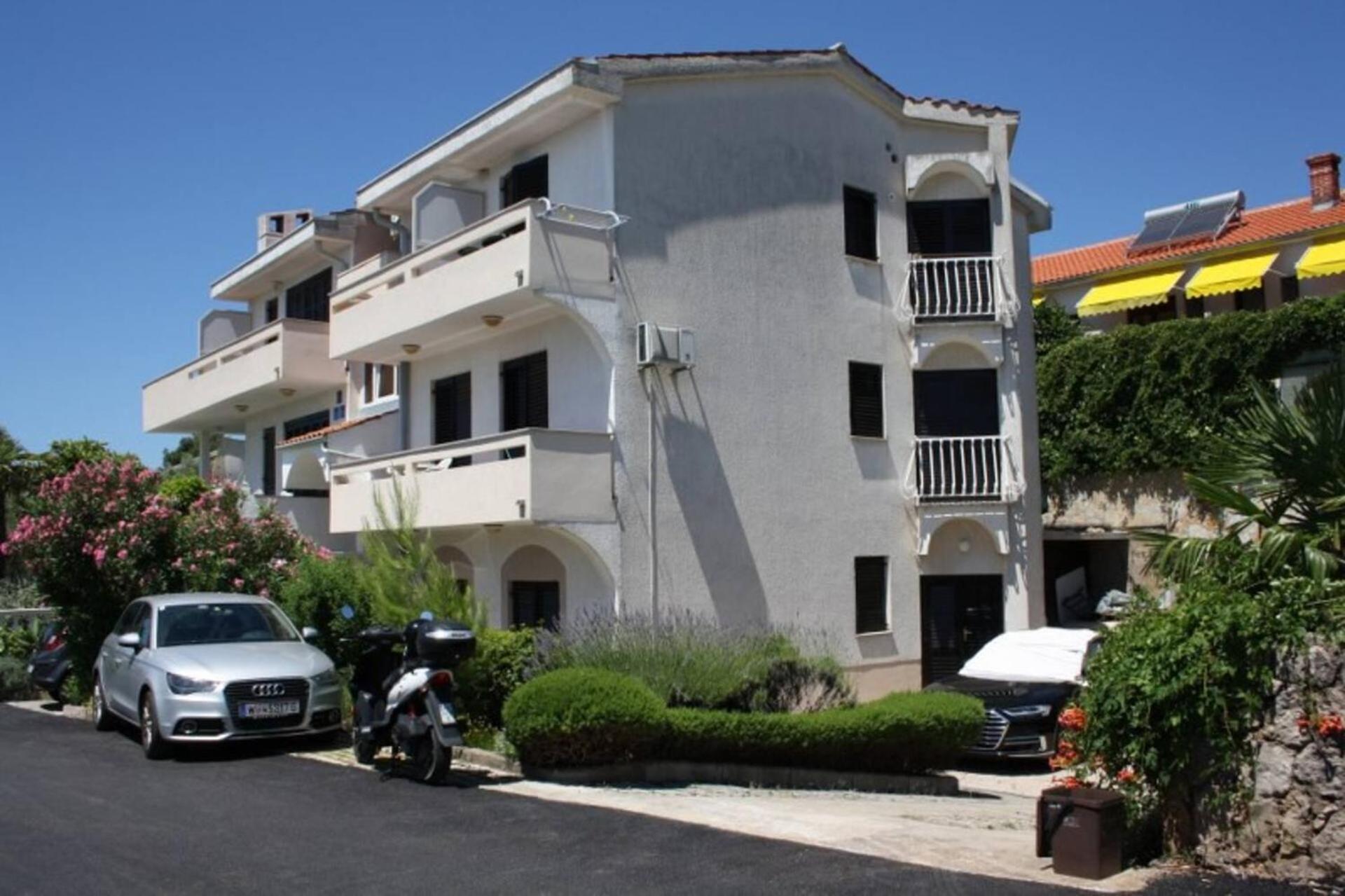 Guest House Helena Close To Beach Крк Экстерьер фото
